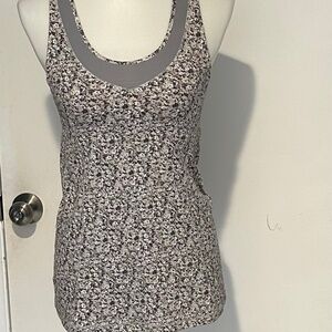 Lululemon Floral‎ Tank Top - Size 6. (No tag but Size Dot)